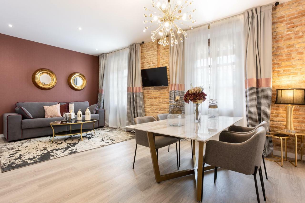 Superior One Bedroom Apartment